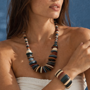 Collar Discos azules - madera liviana